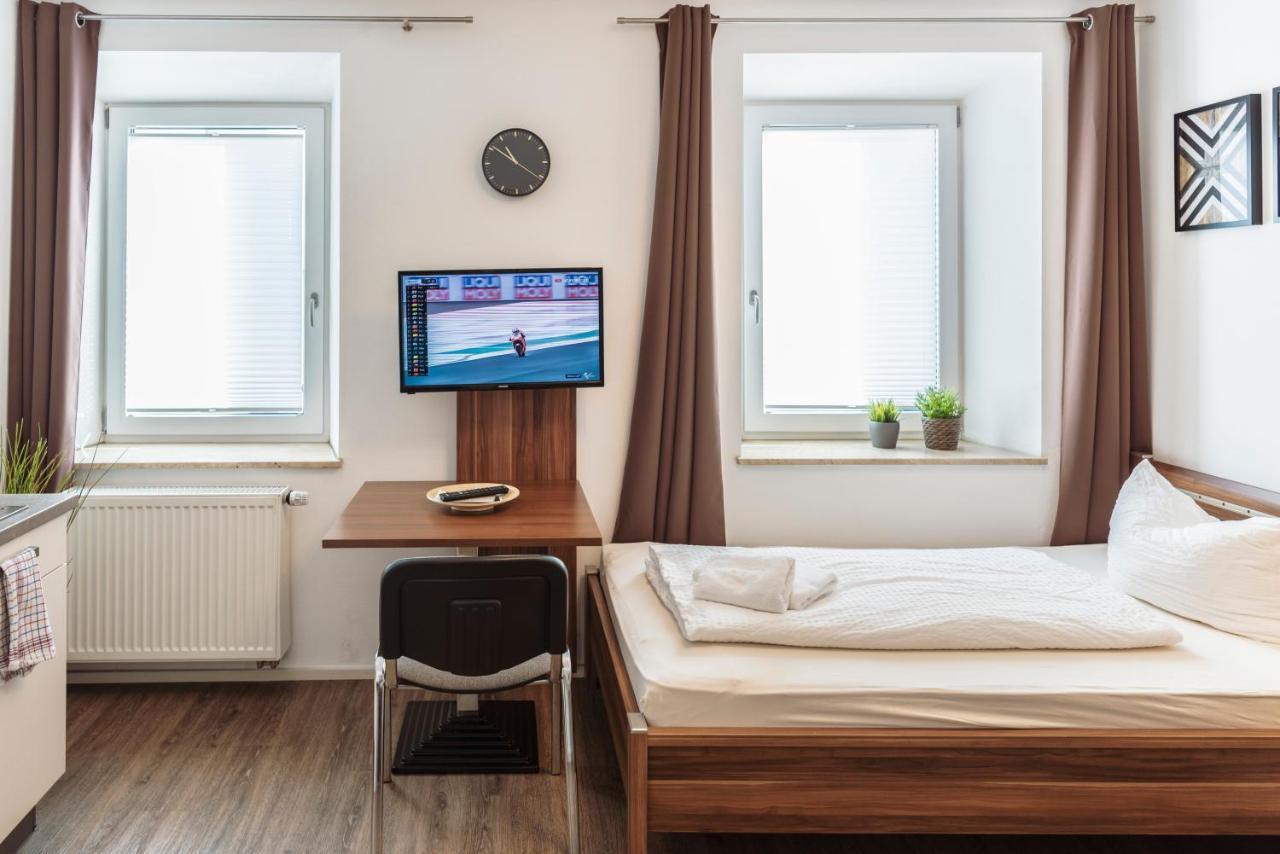 Greenpartment Boardinghouse Neustadt Нойштадт-ан-дер-Донау Экстерьер фото